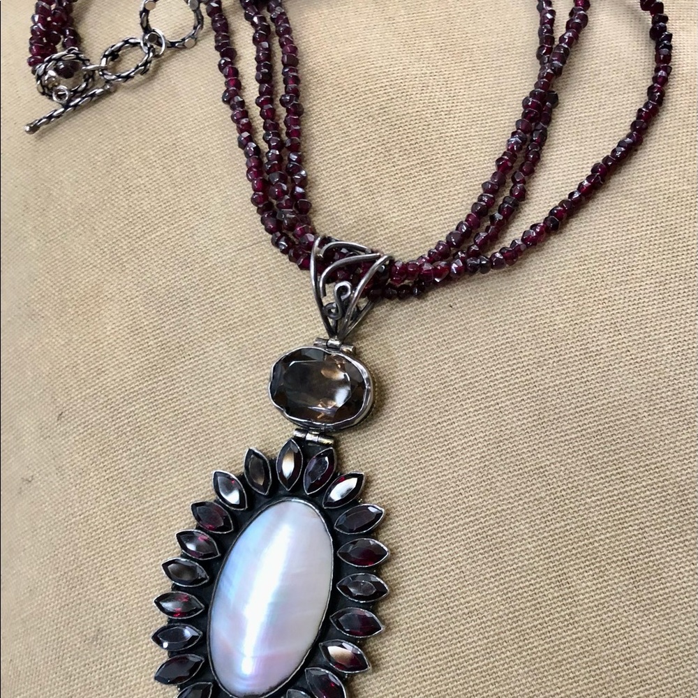 Necklace with pendant